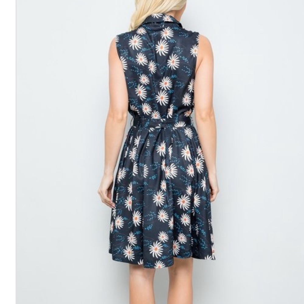 Daisy Print Dress - Picture 4 of 4